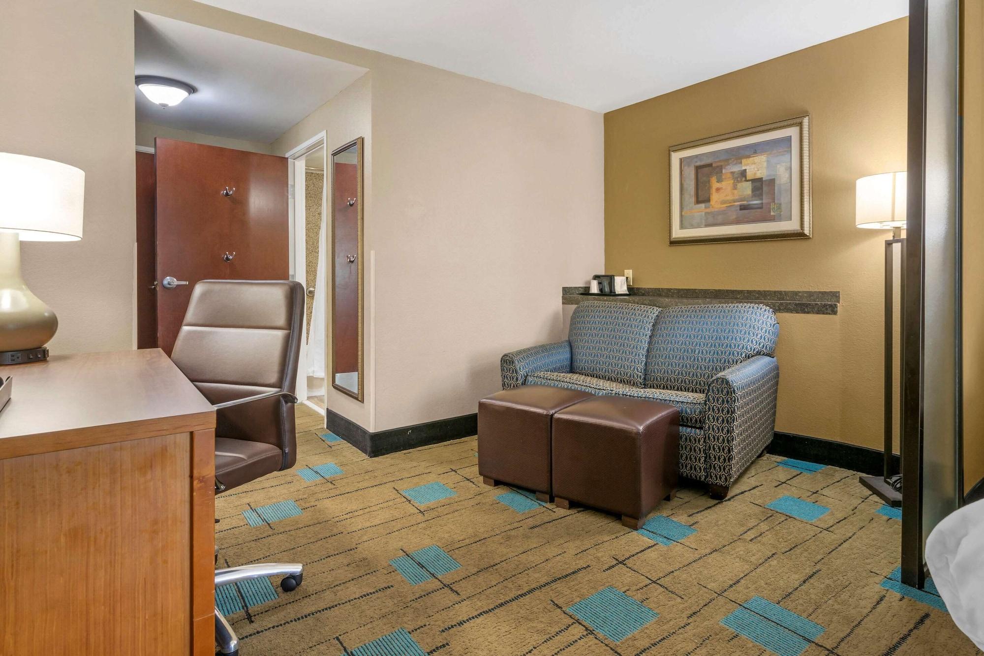 Comfort Suites Near Mcas Beaufort Exterior photo