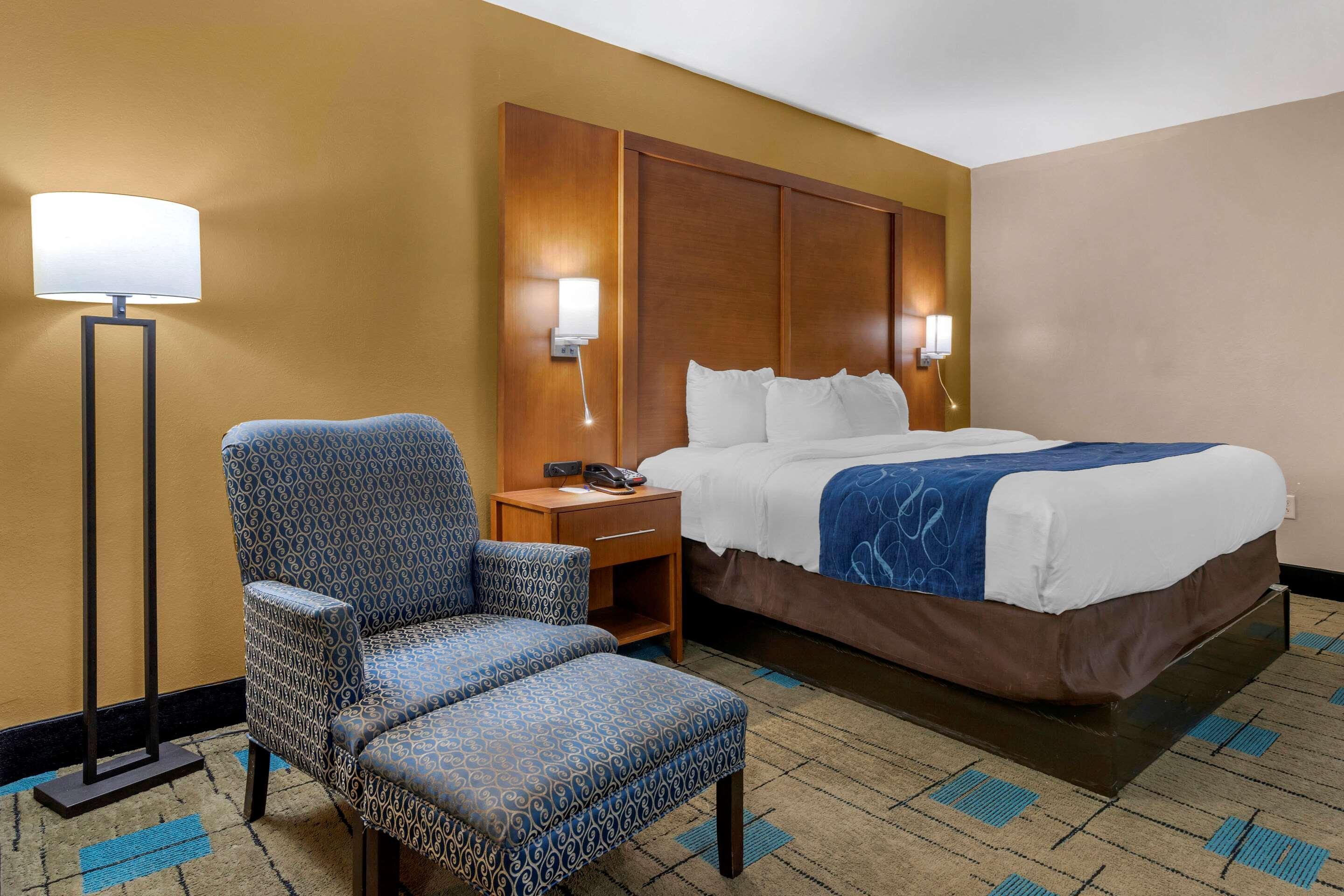 Comfort Suites Near Mcas Beaufort Exterior photo