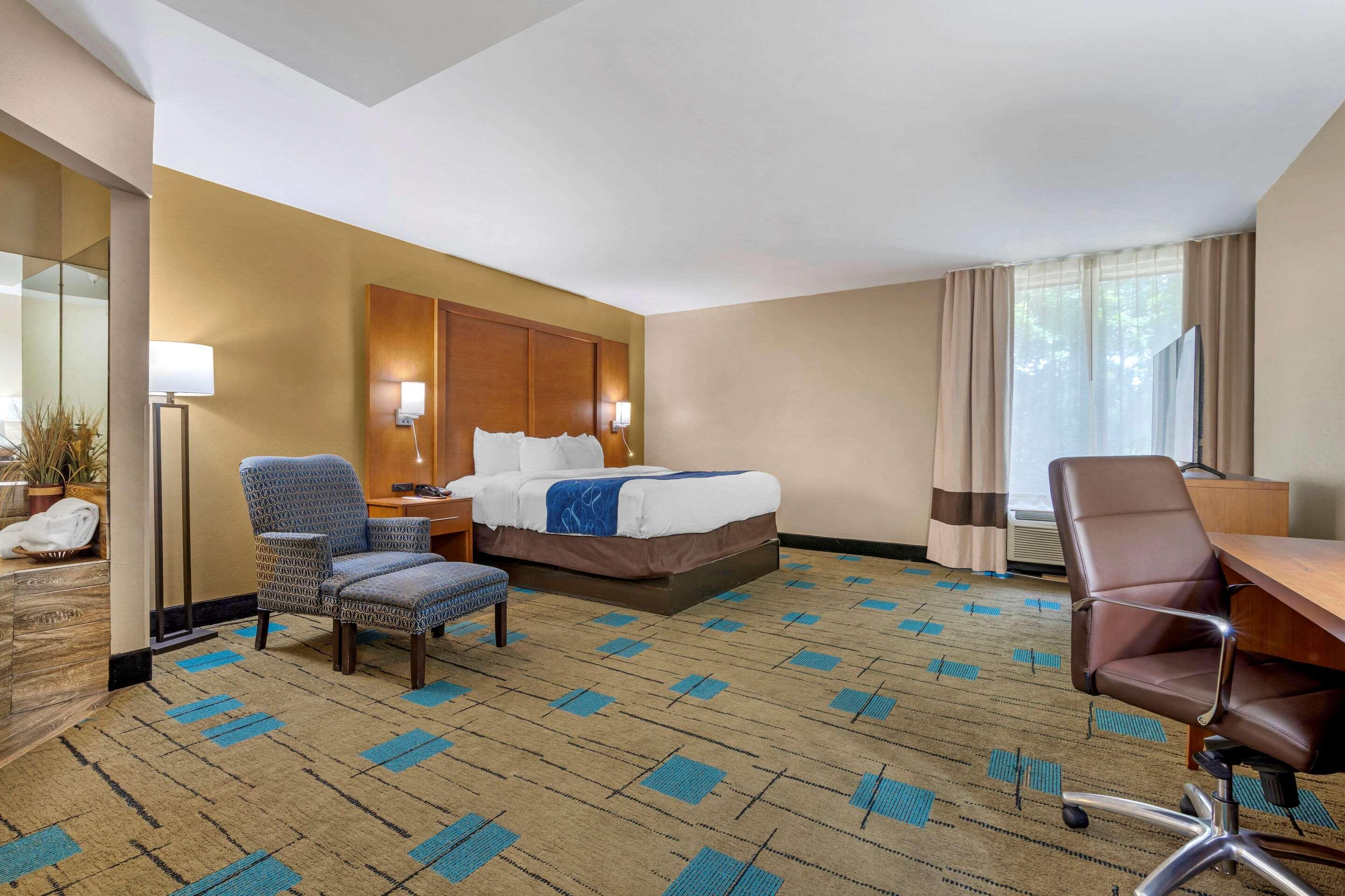 Comfort Suites Near Mcas Beaufort Exterior photo